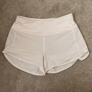 Lululemon HR 4” White Speed up Shorts